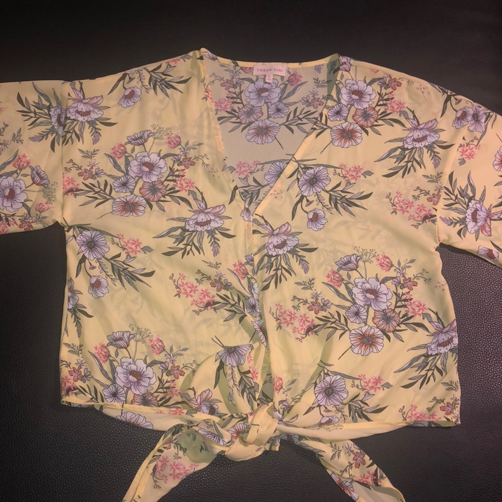 Flowery shirt - Picture 2 of 2